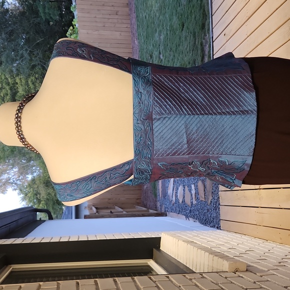 Top - Picture 4 of 4